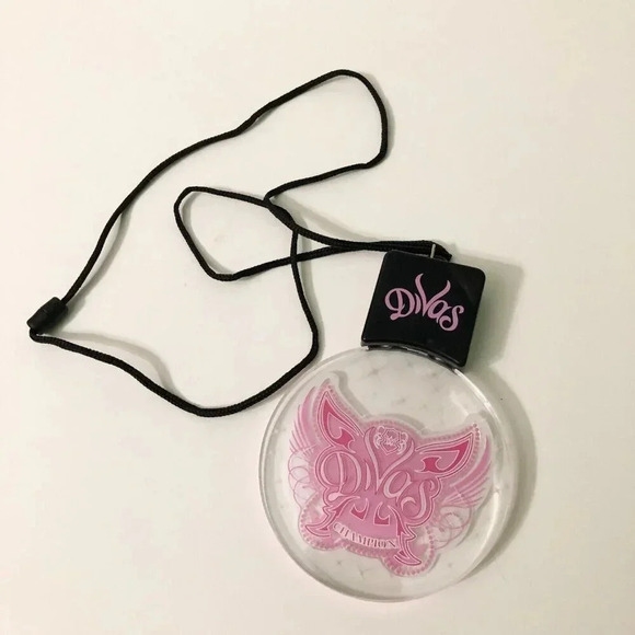 2015  WWE Divas Light Up Toys Wrestling - Picture 2 of 16